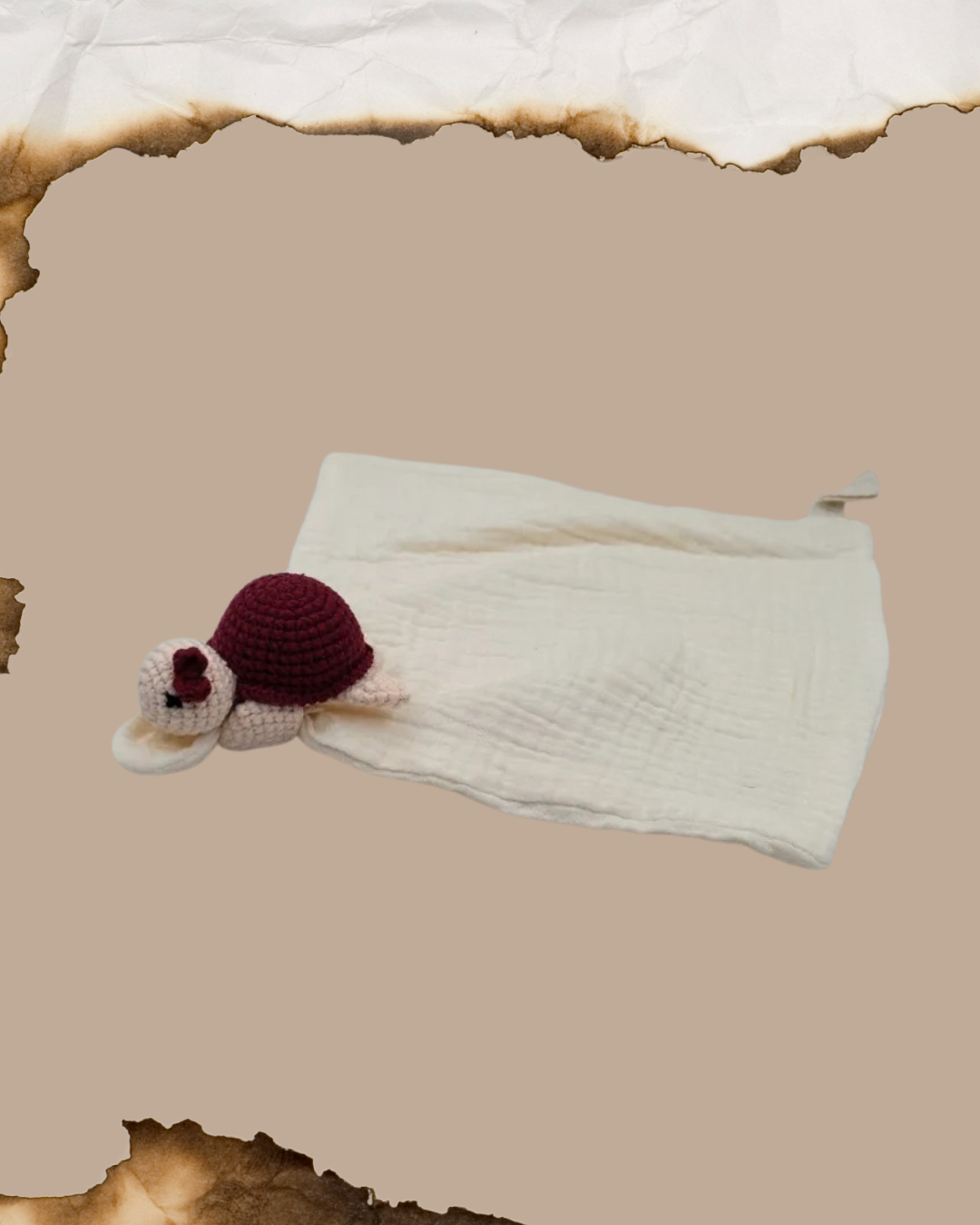 doudou bebe tortue tricot clochette coton mousseline rouge