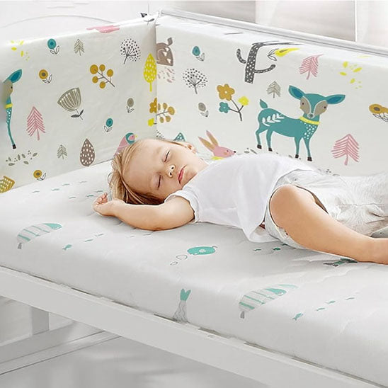 fillette dort tour de lit bebe motif biche
