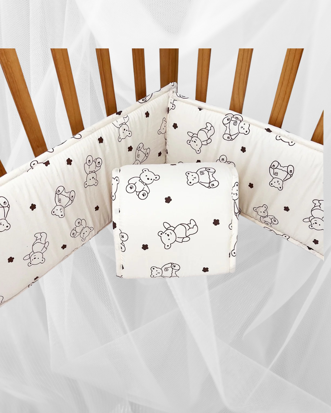 tour de lit petit ours assis