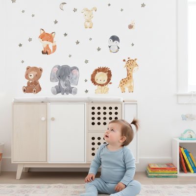bebe assie regarde Stickers muraux chambre decoree