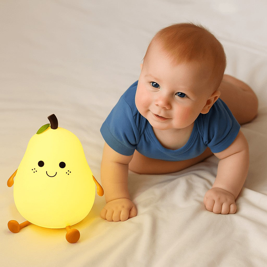 bebe emerveille par veilleuse bebe poire