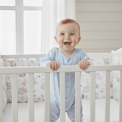 bebe debout berceau tour de lit bebe motif biche