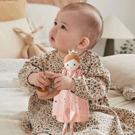 bebe serre doudou bebe fille motif princesse