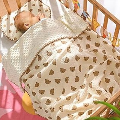 Couverture bébé bebe dort berceau motif tete ourson