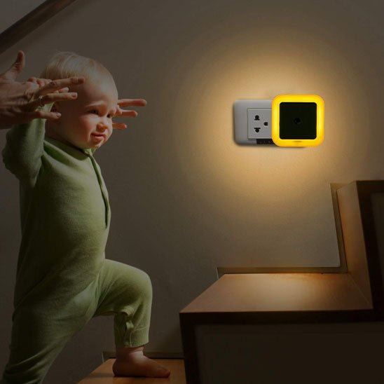 maman aide bebe escalier veilleuse bebe prise murale carre lumineux