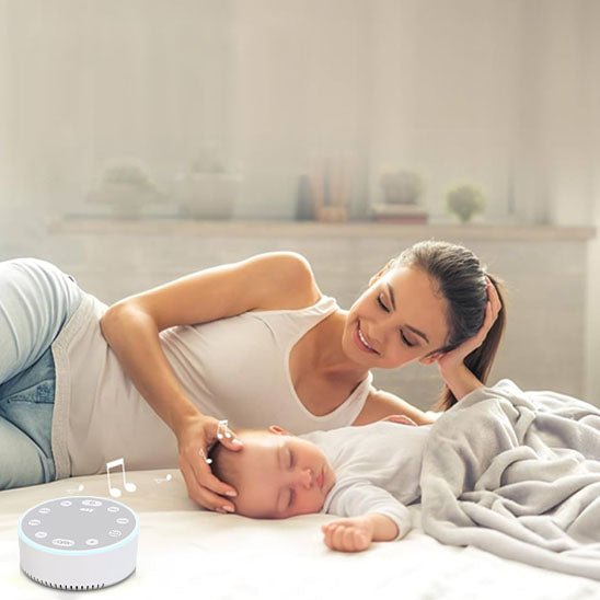 maman caresse tete bebe veilleuse bruit blanc la rondelle