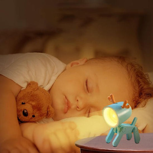 petit garcon dort berce veilleuse bebe chien cherf