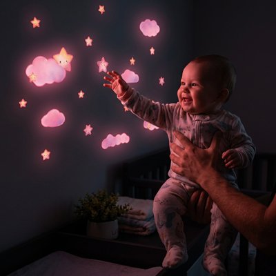Stickers muraux chambre maman montre bebe heureux