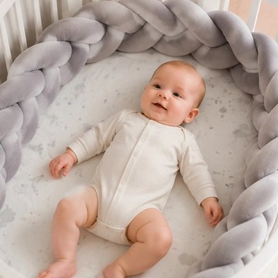 Tresse de lit gris bebe couche dos berceau